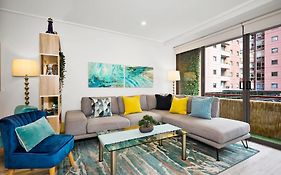 Exhibition Street Retreat - Central Stay With Parking